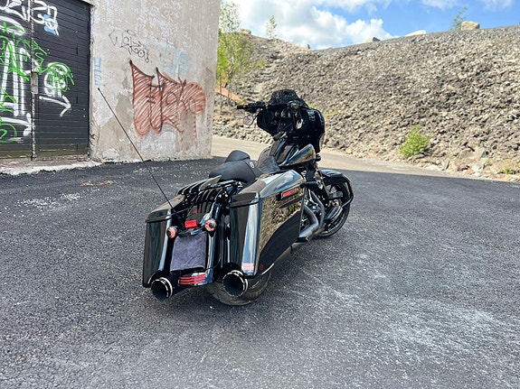 Harley-Davidson Street Glide Special 5 of 5