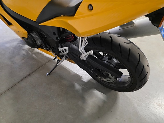 Triumph Daytona 600 110 hk Endast 2721 mil Fin 4 of 5