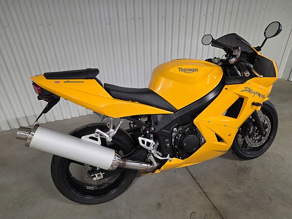 Triumph Daytona 600 110 hk Endast 2721 mil Fin 2 of 5