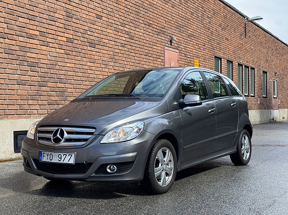 Mercedes-Benz B180