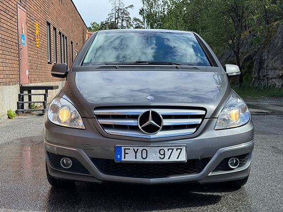 Mercedes-Benz B180 8 of 21
