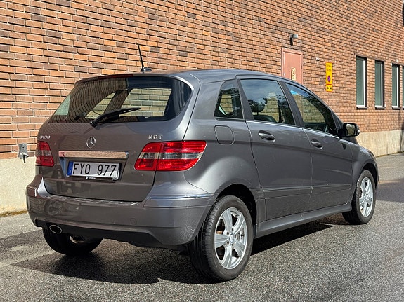 Mercedes-Benz B180 5 of 5