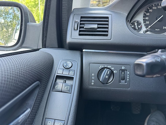 Mercedes-Benz B180 20 of 21