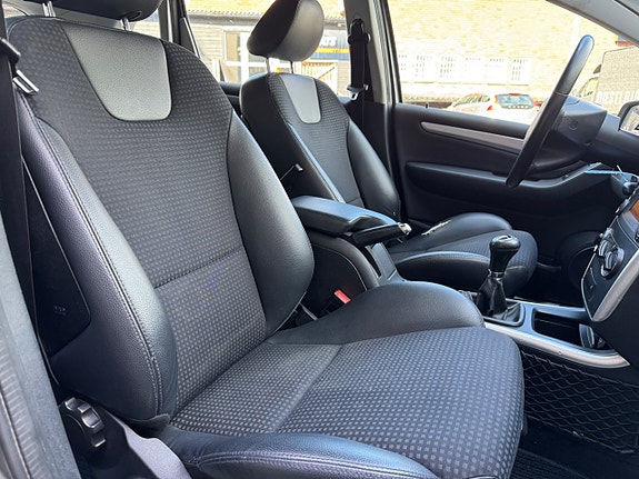 Mercedes-Benz B180 11 of 21