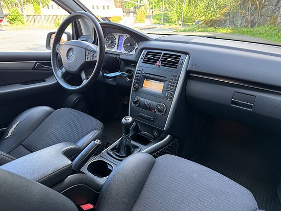 Mercedes-Benz B180 12 of 21