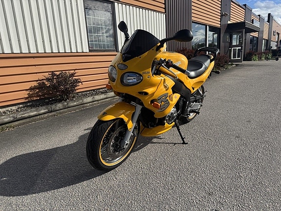 Triumph Sprint RS 955i 2 of 5