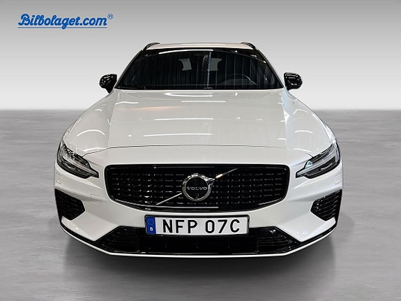 Volvo V60 2 of 5