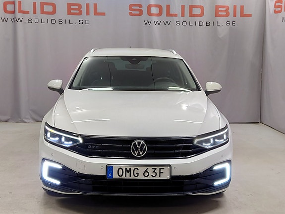Volkswagen Passat 2 of 5