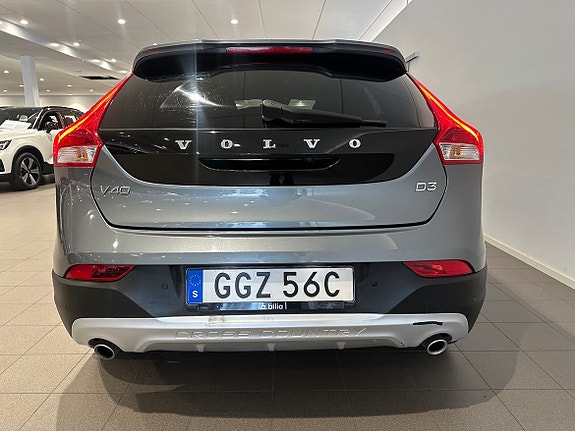 Volvo V40 Cross Country 7 of 14