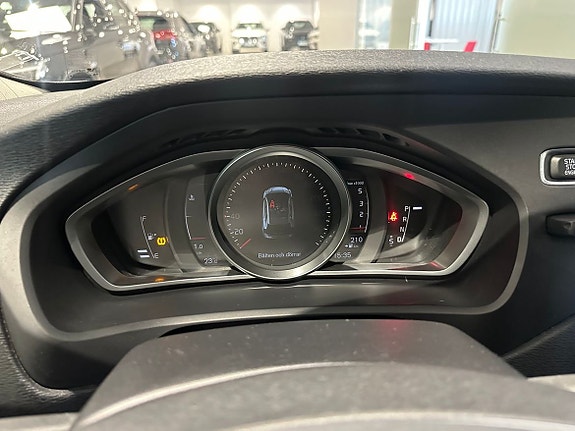 Volvo V40 Cross Country 13 of 14