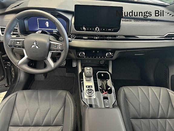 Mitsubishi Outlander 8 of 12
