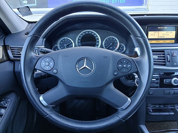 Mercedes-Benz E250 16 of 19
