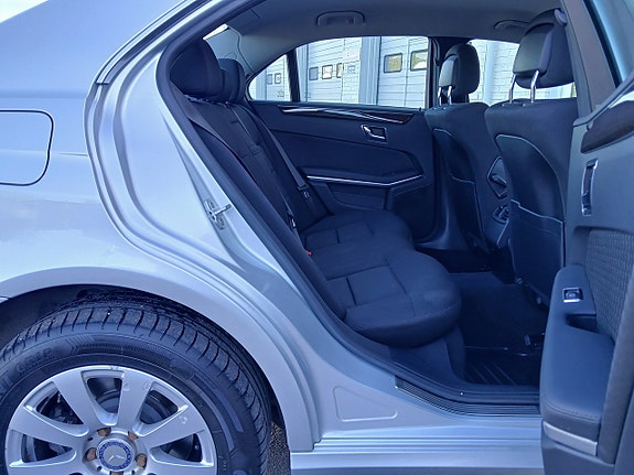 Mercedes-Benz E250 12 of 19