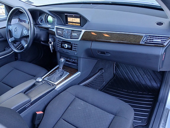 Mercedes-Benz E250 14 of 19
