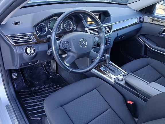 Mercedes-Benz E250 10 of 19