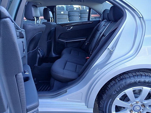 Mercedes-Benz E250 11 of 19