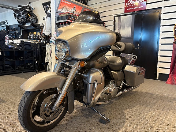 Harley-Davidson FLHX STREET GLIDE 4 of 12