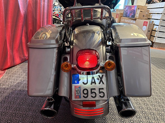 Harley-Davidson FLHX STREET GLIDE 6 of 12