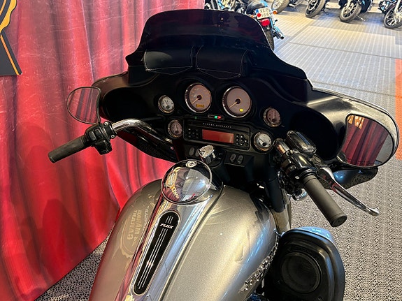 Harley-Davidson FLHX STREET GLIDE 7 of 12