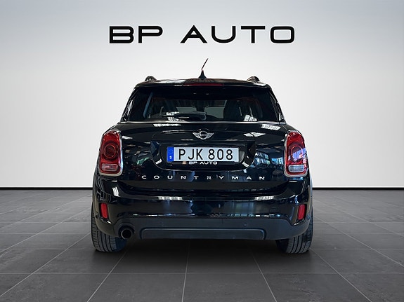 MINI Countryman Cooper 4 of 5