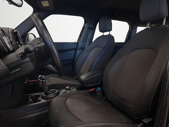 MINI Countryman Cooper 10 of 26