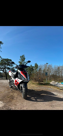 Aprilia Sr50 r 4 of 5