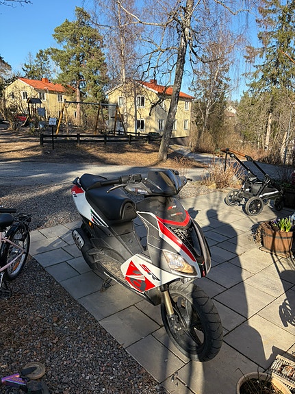 Aprilia Sr50 r 3 of 5