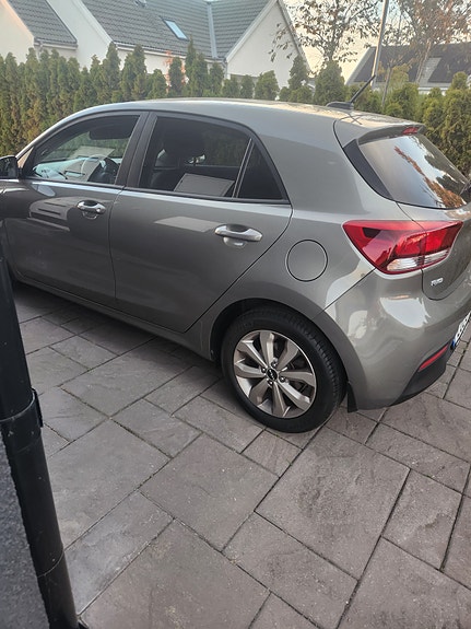 Kia Rio 2 of 6