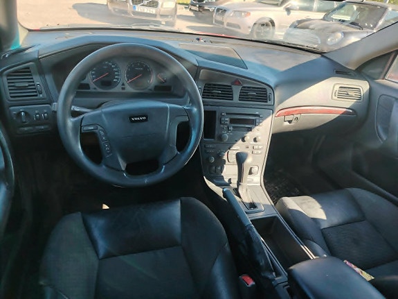 Volvo V70 11 of 17