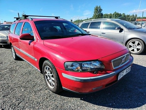 Volvo V70 7 of 17