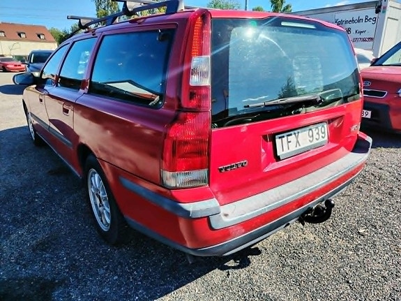 Volvo V70 6 of 17