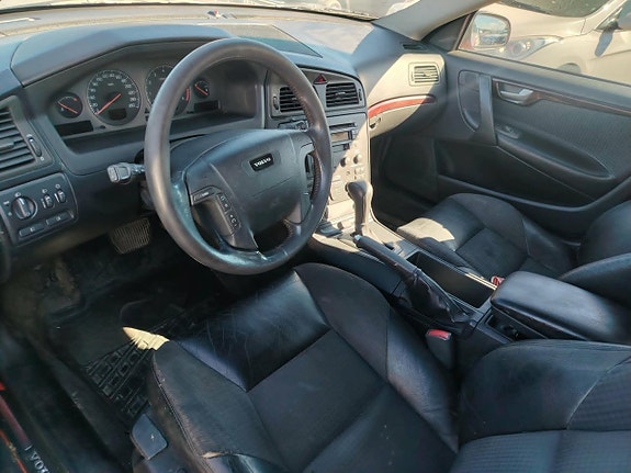Volvo V70 9 of 17