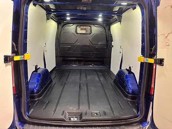 Ford Transit Custom 10 of 19