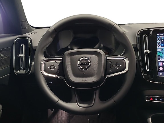 Volvo EX40 10 of 18