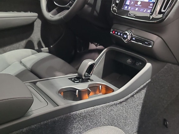 Volvo EX40 17 of 18