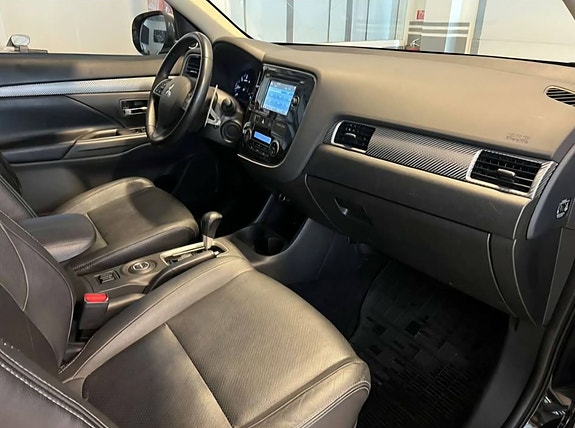 Mitsubishi Outlander 3 of 5
