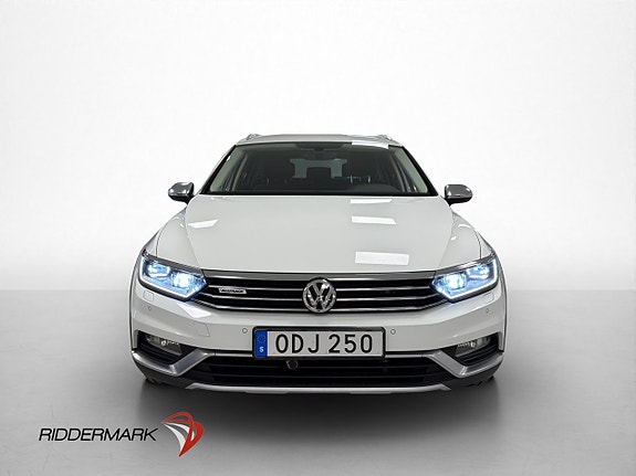 Volkswagen Passat Alltrack 3 of 5