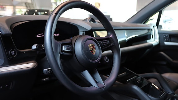 Porsche Cayenne 5 of 5