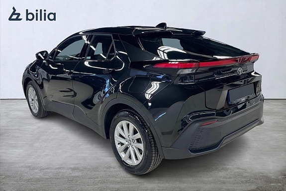Toyota C-HR 2 of 21