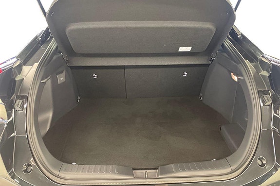 Toyota C-HR 12 of 21