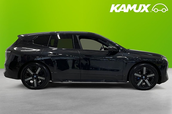 BMW iX 2 of 5