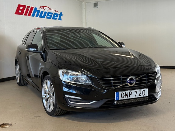 Volvo V60 2 of 12