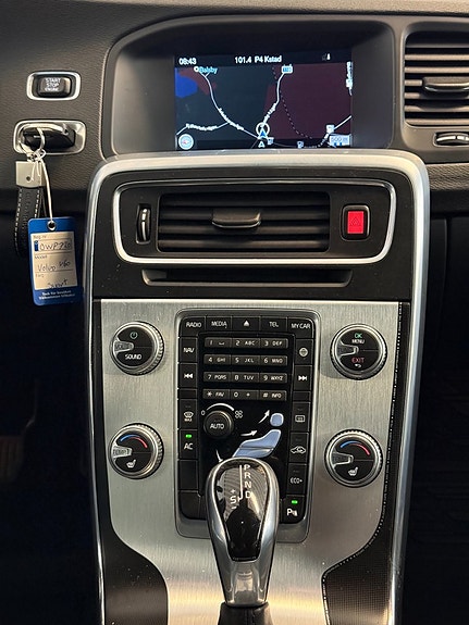 Volvo V60 12 of 12