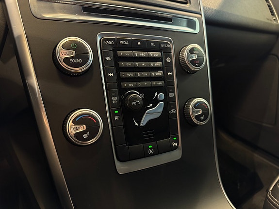 Volvo XC60 13 of 23