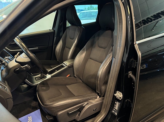 Volvo XC60 10 of 23