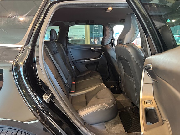 Volvo XC60 17 of 23