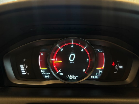 Volvo XC60 11 of 23