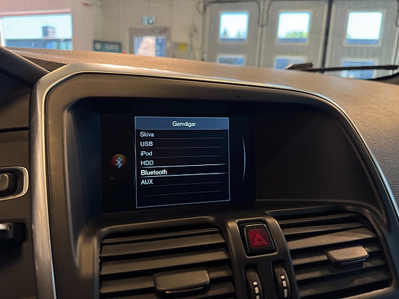 Volvo XC60 12 of 23