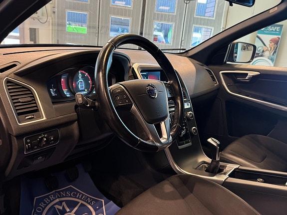 Volvo XC60 7 of 23