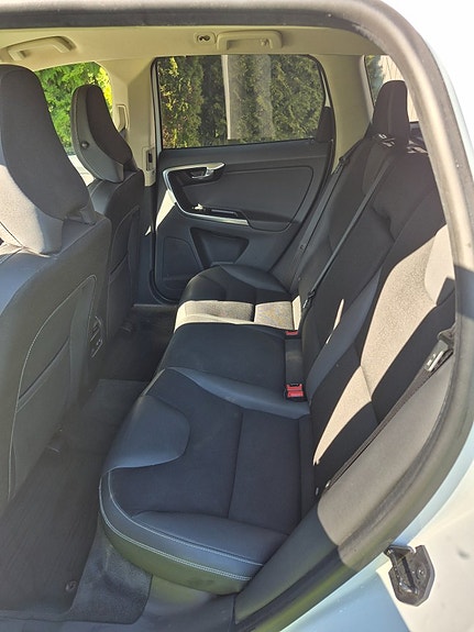 Volvo XC60 7 of 8